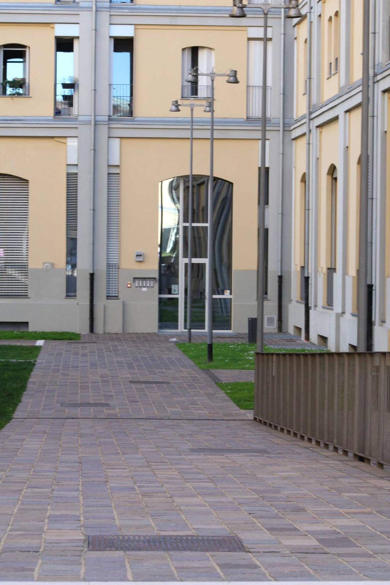 Milan Space Loft - Apartment Close To M5 Subway - Free Parking - Sky & Netflix Tv Екстериор снимка